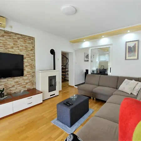 Apartament Sanja Kolovare