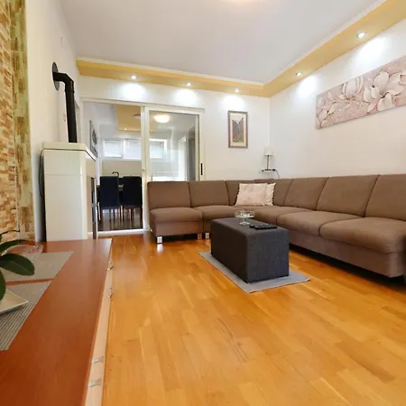 Apartament Sanja Kolovare