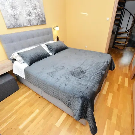 Sanja Kolovare * زادار